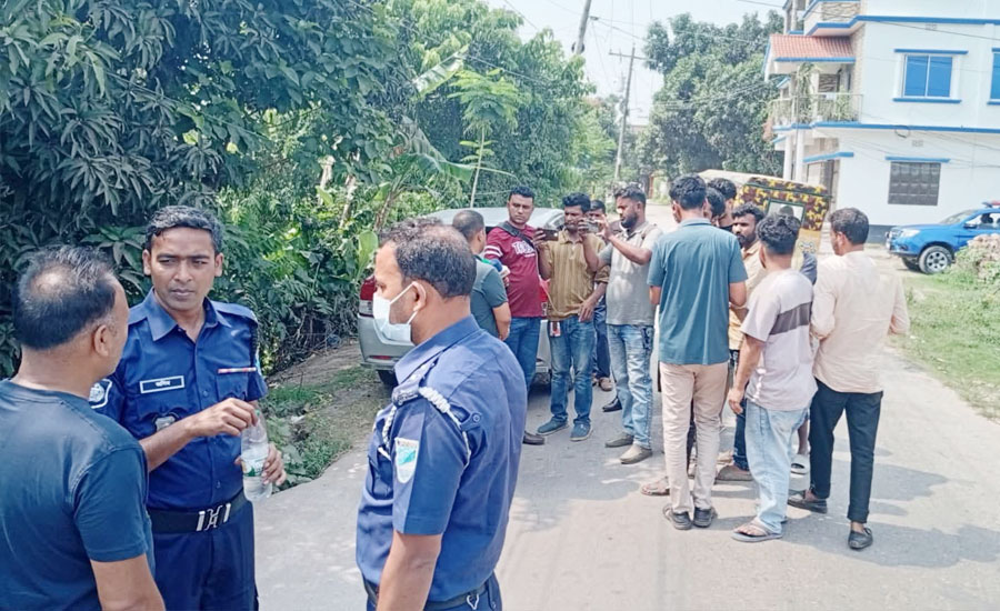 সোনারগাঁয়ে তেলের গাড়ি ডাকাতির সূত্রে যৌথ  অভিযান, সাউন্ড গ্রেনেডসহ অস্ত্র উদ্ধার