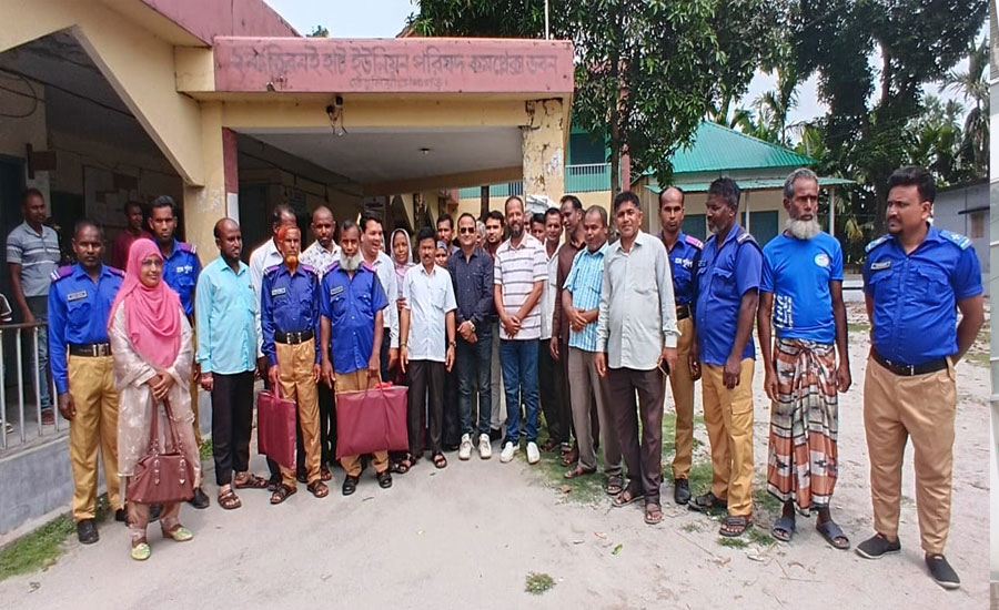 পঞ্চগড়ের তেঁতুলিয়া গ্রাম পুলিশের বিদায় ও কর্মকর্তার সংবর্ধনা 