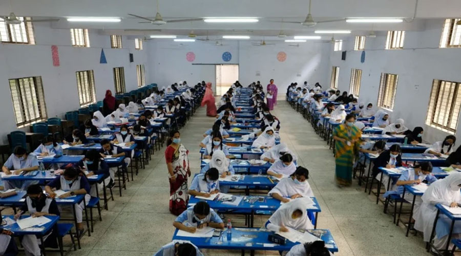 প্রথম দিনে অনুপস্থিত ২৫৪০৮ শিক্ষার্থী, বহিষ্কার ৬