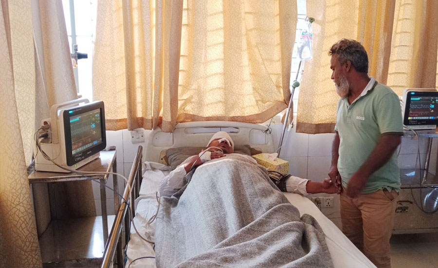 ঝুট বাণিজ্য নিয়ে দ্বন্দ্বে গাজীপুরে ছাত্রদল নেতার ওপর হামলা, হাসপাতালে চিকিৎসাধীন