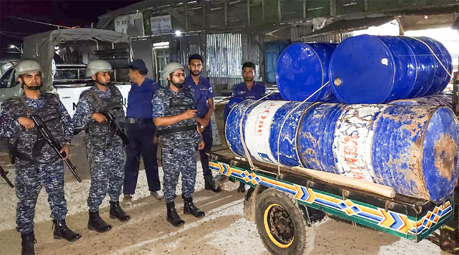 হাতিয়ায় অবৈধভাবে মজুদ ১৬০০ লিটার ডিজেল জব্দ, ১ জন আটক
