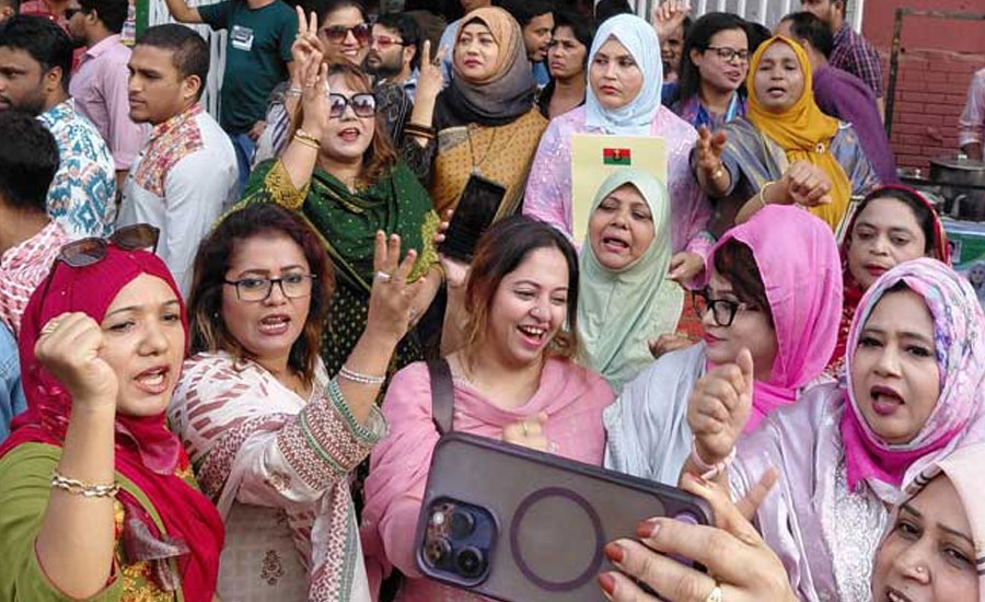 শিক্ষা, আয়, সম্পদ: কোন জোটের নারী প্রার্থী কোথায় এগিয়ে?