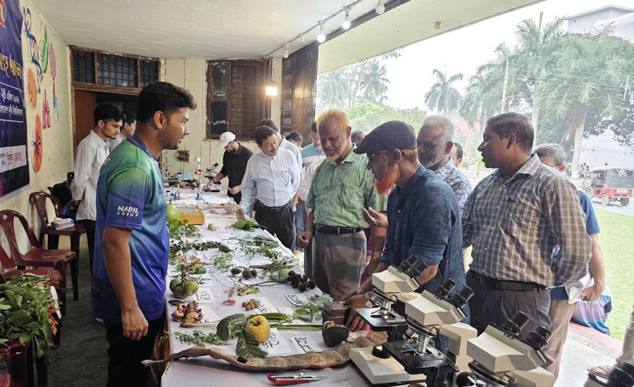 বাকৃবিতে ময়মনসিংহ অঞ্চলের জীববিজ্ঞান অলিম্পিয়াডে অংশ নিল প্রায় সাড়ে চারশ শিক্ষার্থী 