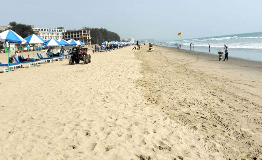 ভয়াবহ লোডশেডিংয়ে বিপর্যস্ত কক্সবাজার, পর্যটক শূন্য সৈকত