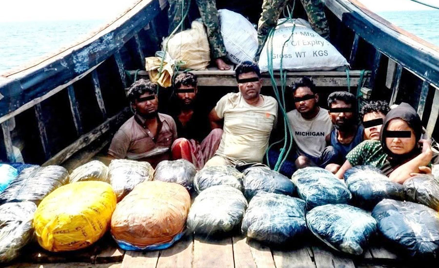 মিয়ানমার জলসীমা থেকে গাঁজাসহ ১১ বাংলাদেশীকে আটকের দাবি 