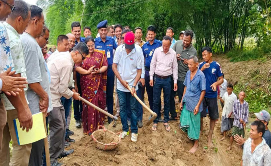 রাঙামাটিতে খাল খননের উদ্বোধন করলেন পার্বত্য মন্ত্রী 