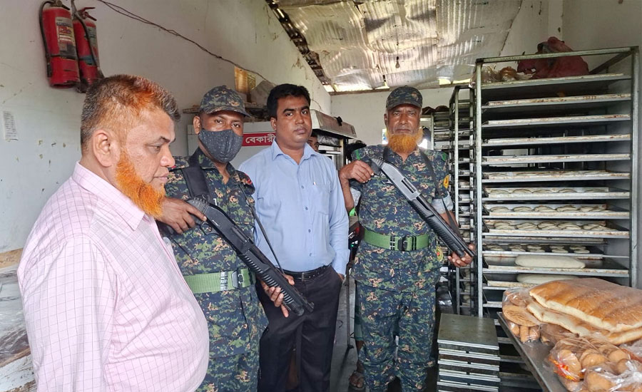 চাঁদপুরে জাতীয় ভোক্তা অধিকার সংরক্ষণ অধিদপ্তরের অভিযান দুই প্রতিষ্ঠানকে জরিমানা 