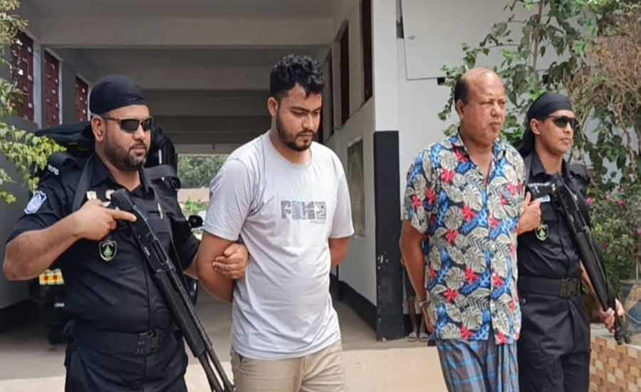 কক্সবাজার থেকে ঢাকাগামী বাসে ৩৪ হাজার ইয়াবা বহন, চালকসহ গ্রেফতার ২