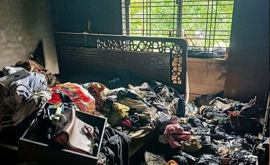 ভূরুঙ্গামারীতে চেয়ারম্যান প্রার্থীর বাড়িতে লুটপাট-অগ্নিসংযোগ, অর্ধকোটি টাকার ক্ষতি