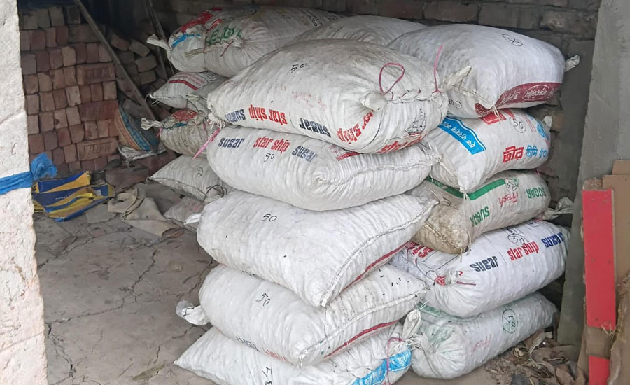 কুরিয়ার সার্ভিসে  করে পাঠানোর সময় সাতক্ষীরা জেলার শ্যামনগর থেকে ২ হাজার ২৫০ কেজি  শামুক উদ্ধার