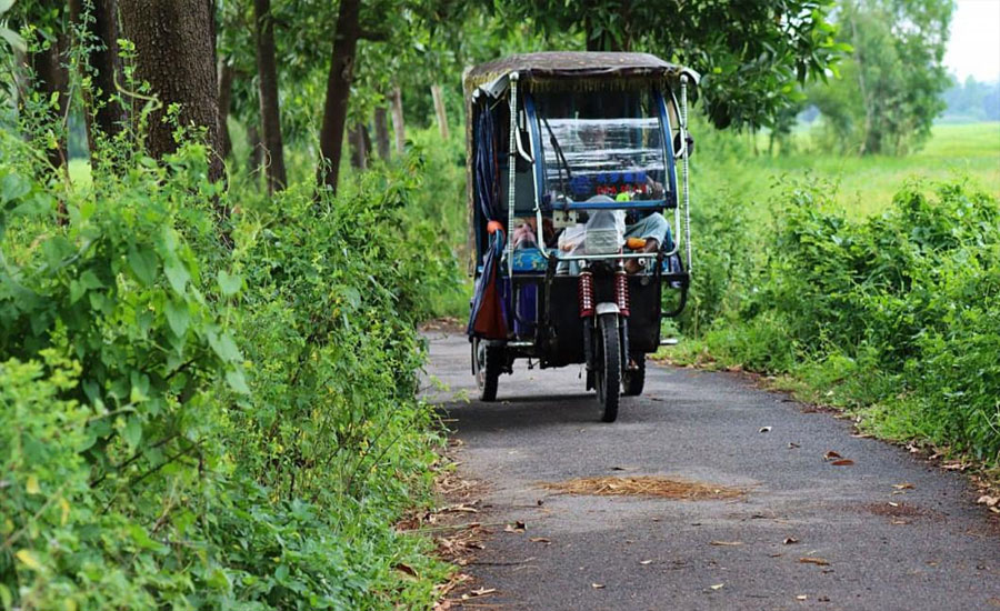 অটোরিকশা চালকদের বিরুদ্ধে অতিরিক্ত ভাড়া আদায়ের অভিযোগ উঠেছে