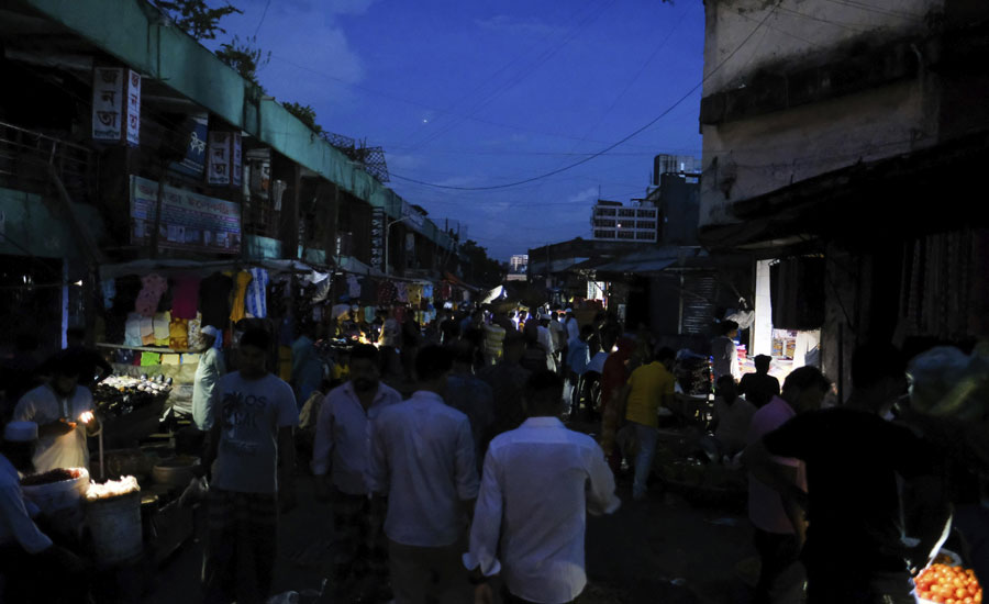 অটোরিকশা চালকদের বিরুদ্ধে অতিরিক্ত ভাড়া আদায়ের অভিযোগ উঠেছে