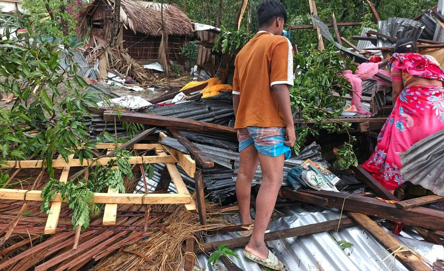 কলাপাড়ায় কালবৈশাখীর তাণ্ডব লন্ডভন্ড ঘরবাড়ি ও মন্দির, খোলা আকাশের নিচে পরিবার