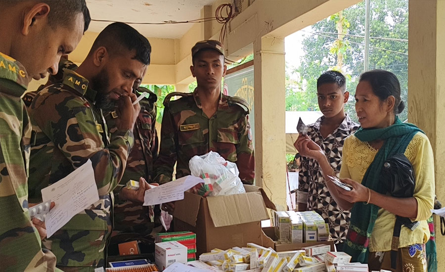 ঝড়-বৃষ্টিতেও পাহাড়ে থামেনি মহালছড়ি জোনের বিনামূল্যে চিকিৎসা সেবা ও ঔষধ বিতরণ 