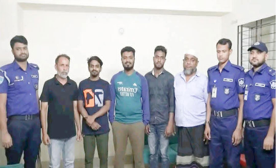 যশোরে ‘জয় বাংলা’ স্লোগান দিয়ে মিছিল: ৫ যুবলীগ কর্মী আটক সন্ত্রাসবিরোধী আইনে মামলা