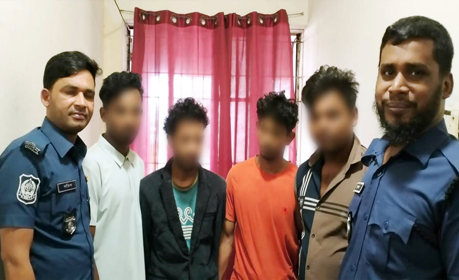 কোতয়ালী থানার বিশেষ অভিযানে মাদকসেবী ০৪ জন আসামী গ্রেফতার