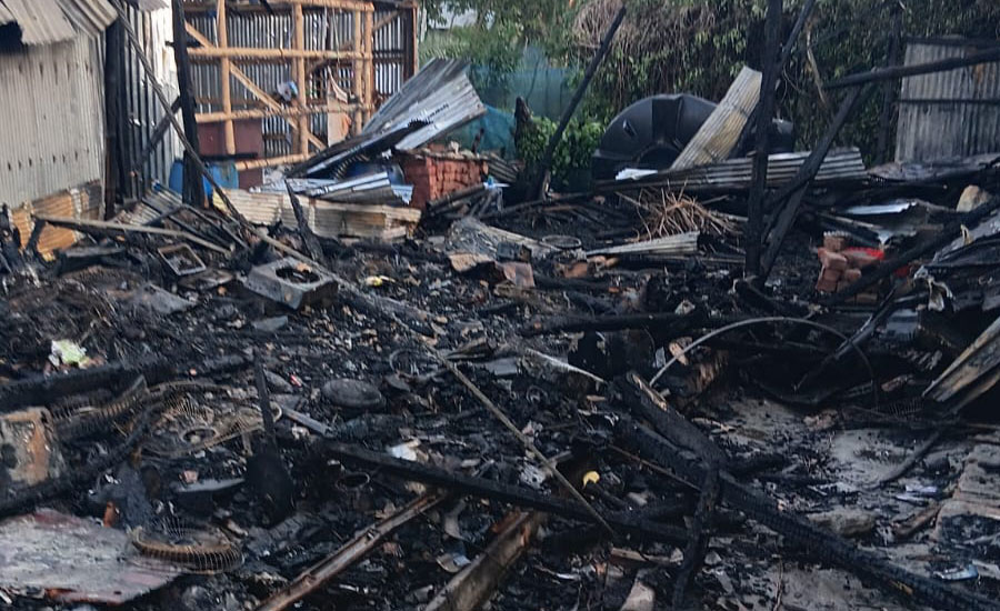 মোংলায় ভয়াবহ অগ্নিকান্ডে ১০ দোকান পুড়ে ছাই