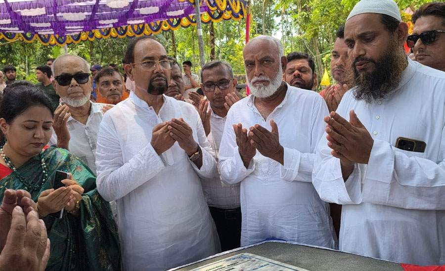 রাজাপুরে দুটি খাল খননের উদ্বোধন করলেন এমপি জামাল