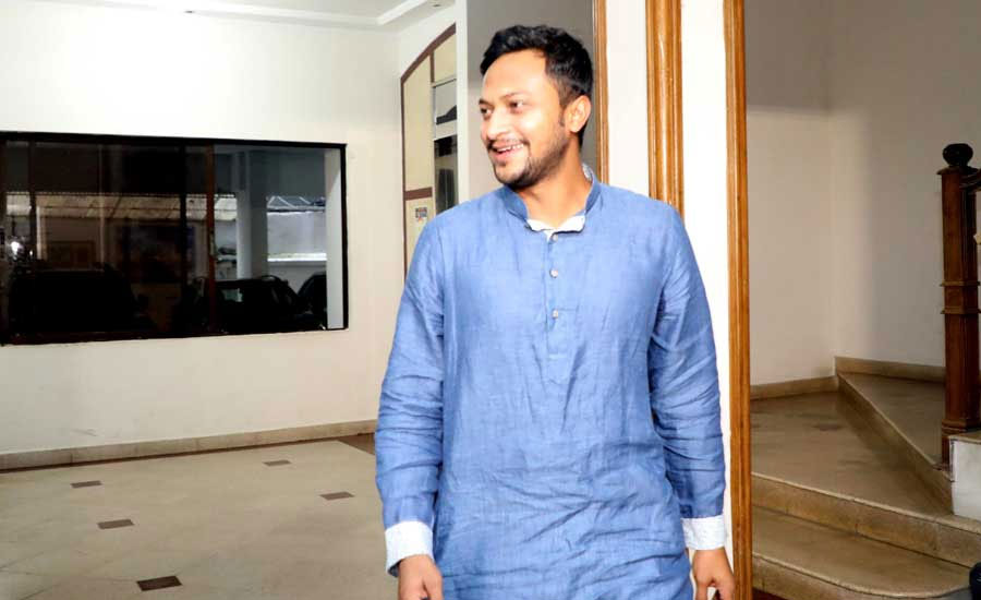 কালকে যদি নিশ্চয়তা দেওয়া হয় হয়রানি করা হবে না, পরশুই দেশে ফিরব: সাকিব