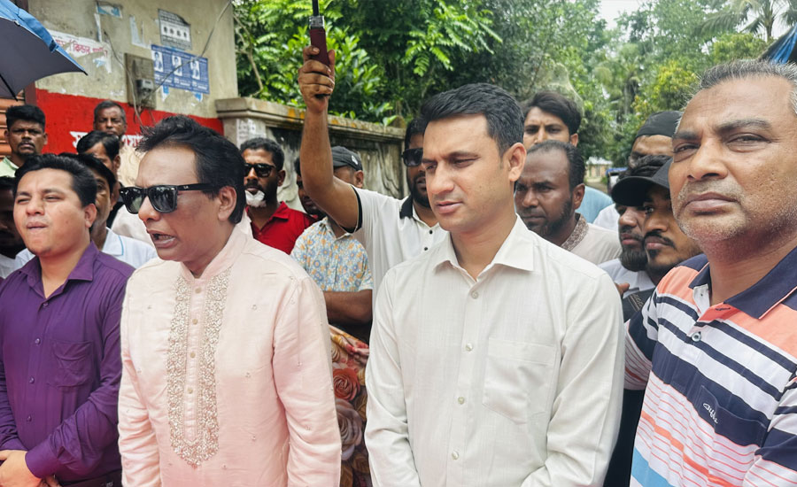 নাঙ্গলকোটে বদরপুর তেলপাই সড়কের উদ্বোধন করেন সাংসদ মোবাশ্বের আলম ভূঁইয়া