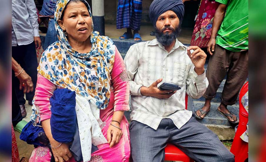 ৪০ বছর আগে নিখোঁজ, পাঞ্জাব থেকে ছেলেকে নিয়ে ঠাকুরগাঁওয়ে জাহানারা