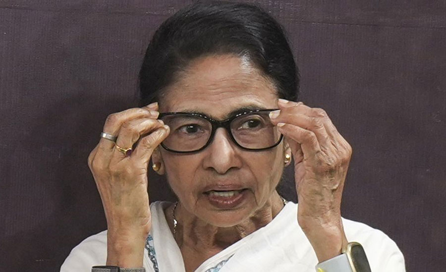 মমতার বিপর্যয়ের পেছনে কি অভিষেক?
