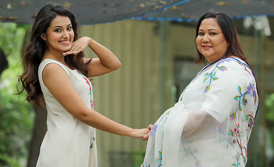 তাসনিয়া ফারিণের মা স্কুলের জানালায় কেন ওড়না বেঁধে রাখতেন?