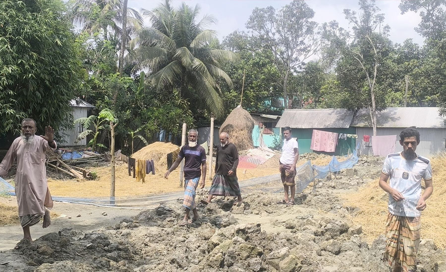 নাঙ্গলকোটে বিরোধের জেরে হামলা, হত্যার হুমকি