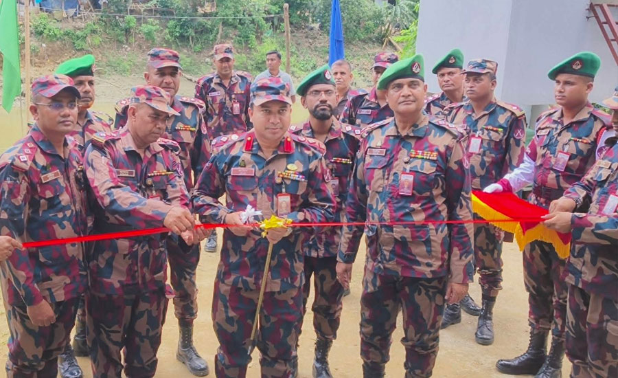 বাঘাইছড়িতে ২৭ বিজিবি ব্যাটালিয়নের রিভার ঘাট পোস্টে নবনির্মিত সৈনিক লাইনের শুভ উদ্বোধন 