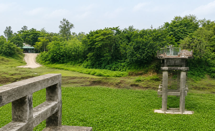 ভাঙা সেতুতে ছয় বছরের দুর্ভোগে সরিষাবাড়ীর ২০ গ্রামের মানুষ