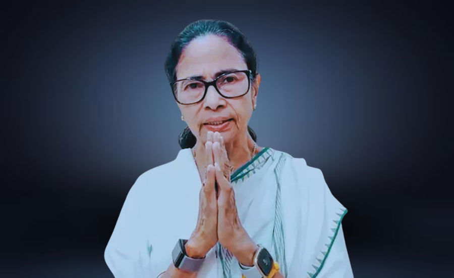 শোভনীয় পরাজয়ের পর জাতীয় ঐক্যের ডাক মমতার