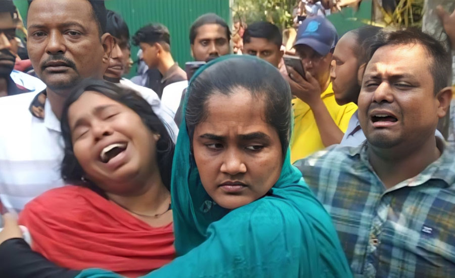 স্ত্রীর মরদেহের গলায় অলংকার, হাতে চুড়ি, পরনের শাড়ি নিয়ে রহস্য