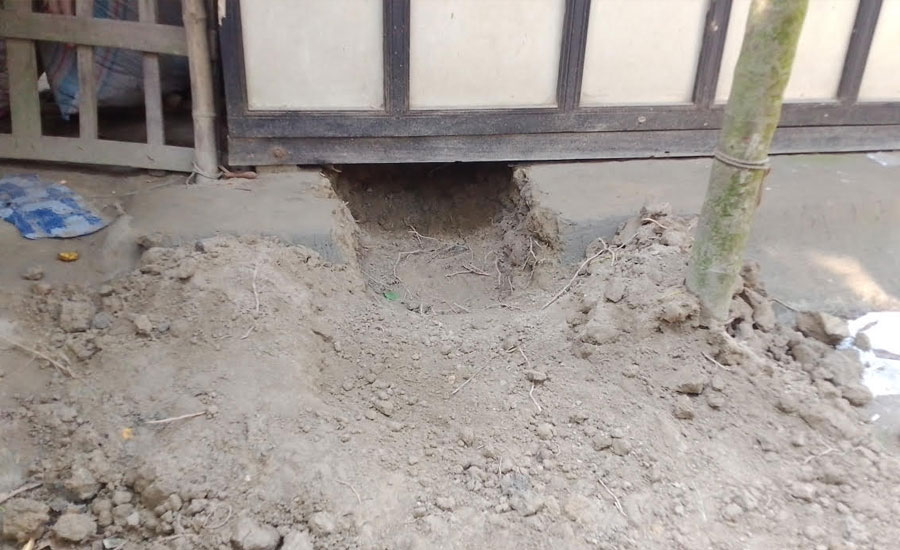 হানারচরে শিধ কেটে প্রবাসীর ঘরে দুর্ধর্ষ চুরি