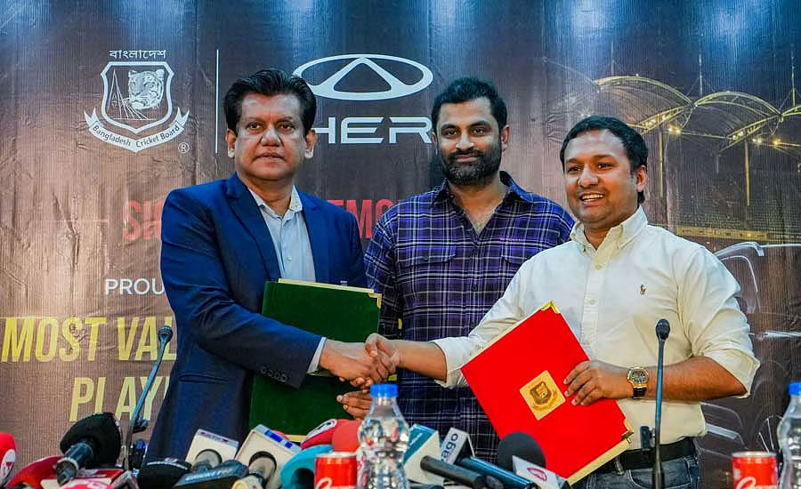 মোটরসাইকেল থেকে এবার অস্ট্রেলিয়া সিরিজে গাড়ি