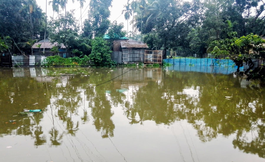 কুড়িগ্রামে ২৪ ঘন্টার টানা বৃষ্টিতে বিভিন্ন জায়গায় জলবদ্ধতা ১৮৪ মি:মি বৃষ্টিপাত রেকর্ড 