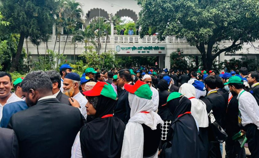 সুপ্রিম কোর্ট বার নির্বাচনে শেষ দিনের ভোটগ্রহণ চলছে