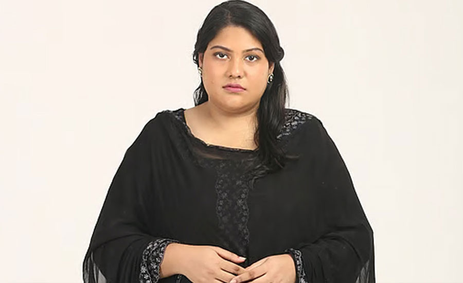 জনপ্রিয় কনটেন্ট ক্রিয়েটর ও অভিনেত্রী কারিনা কায়সার আর নেই