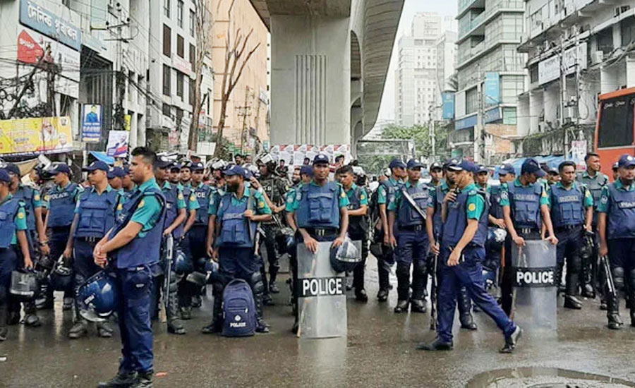 হঠাৎ রাজধানীজুড়ে পুলিশের কড়া সতর্কতা