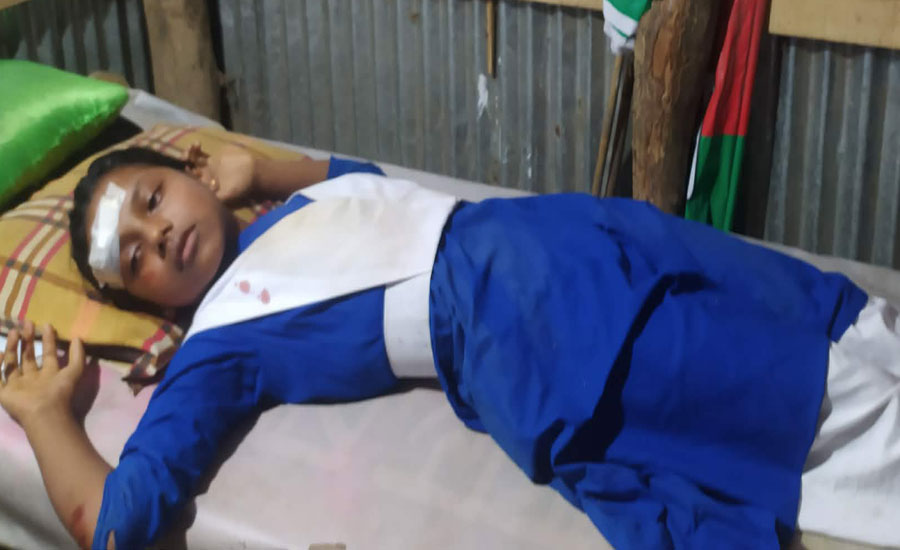 চলন্ত অটোরিকশা থেকে পড়ে বাঙ্গালহালিয়া উচ্চ বিদ্যালয়ের ৬ষ্ঠ শ্রেণির শিক্ষার্থী সাফা আক্তার আহত