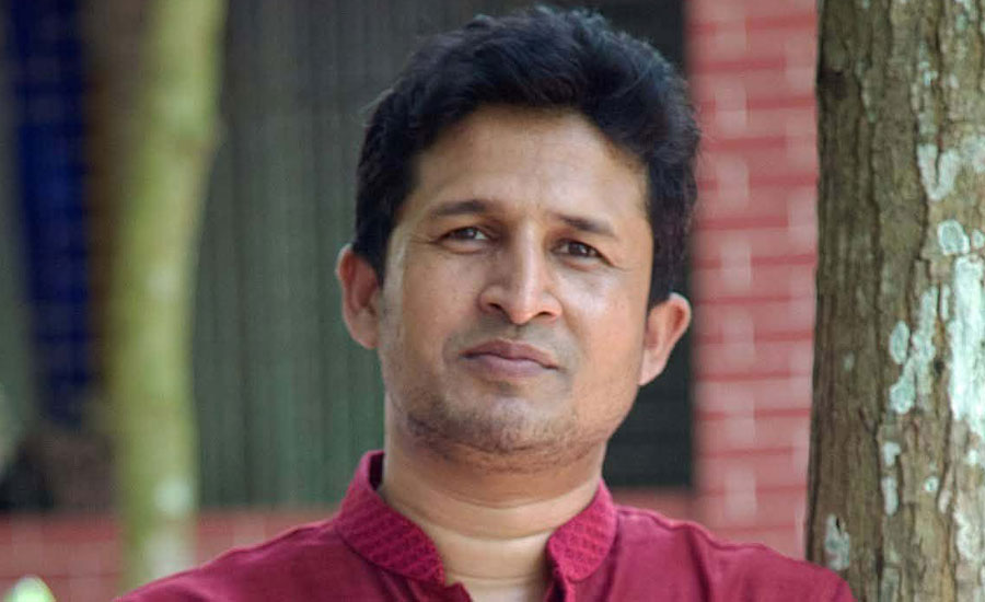 চরভদ্রাসনে টানা তৃতীয়বার শ্রেষ্ঠ সহকারী শিক্ষক নির্বাচিত মোঃ মনিরুজ্জামান