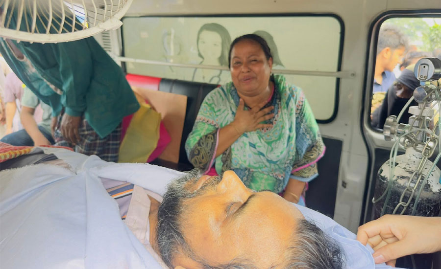চাঁদার টাকা না দেওয়ায় প্রাণ গেল সিএনজি চালকের, সোনারগাঁয়ে সড়ক অবরোধে বিক্ষুব্ধ জনতা