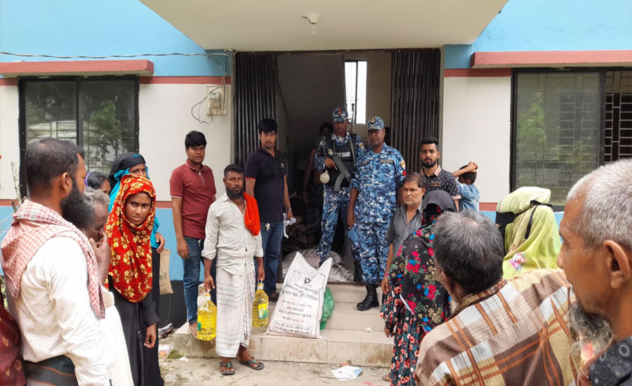 রাঙ্গাবালীতে জেলেদের মাঝে বিশেষ খাদ্য সহায়তা বিতরণ