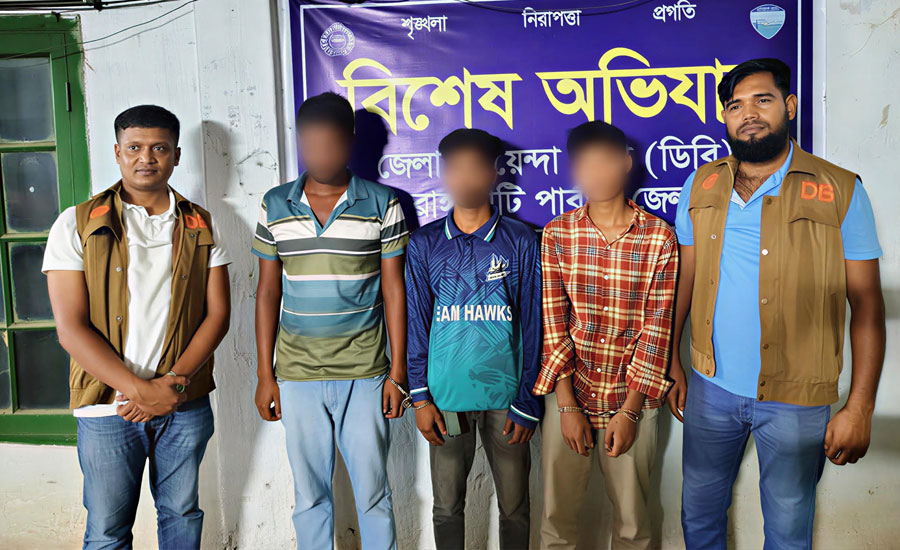 কোতয়ালী পুলিশের বিশেষ অভিযানে আটক ৩ 