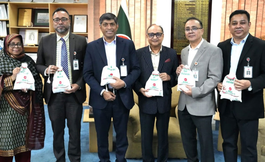 ঈদুল আযহা উপলক্ষে বিমানের যাত্রীদের জন্য উপহার ও বিশেষ খাবারের আয়োজন