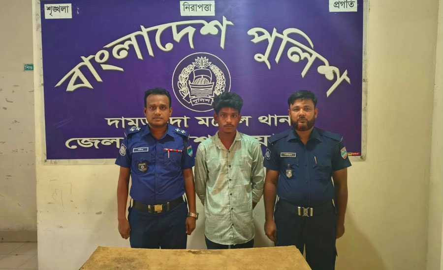 দামুড়হুদায় ৭১ বছর বয়সী বৃদ্ধাকে ধর্ষণের অভিযোগে এক যুবক গ্রেফতার