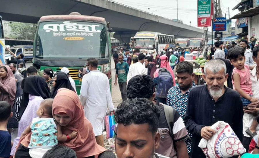 পরিবারের সঙ্গে ঈদ করতে আজও ঘরমুখো মানুষের ভিড়