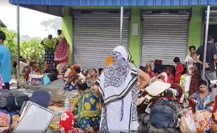 আটকের ভয়ে পশ্চিমবঙ্গ সীমান্তে শত শত মানুষের ঢল, বাংলাদেশে ঢোকার আপ্রাণ চেষ্টা