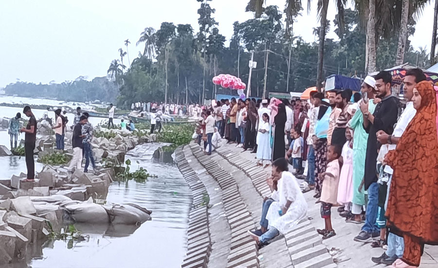 ঈদের ছুটিতে নেছারাবাদের সন্ধ্যারপাড়ে দর্শনার্থীদের ভিড়
