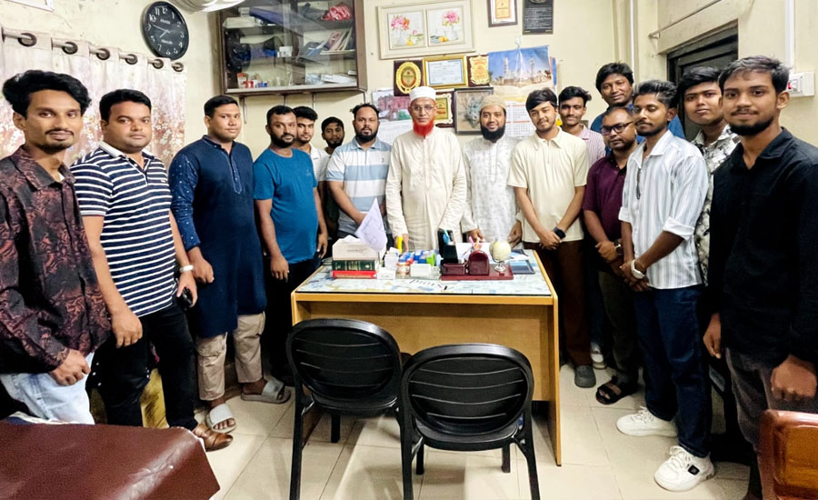 বাগমারায় এমপির সঙ্গে রক্তদান পরিষদের সৌজন্য সাক্ষাৎ