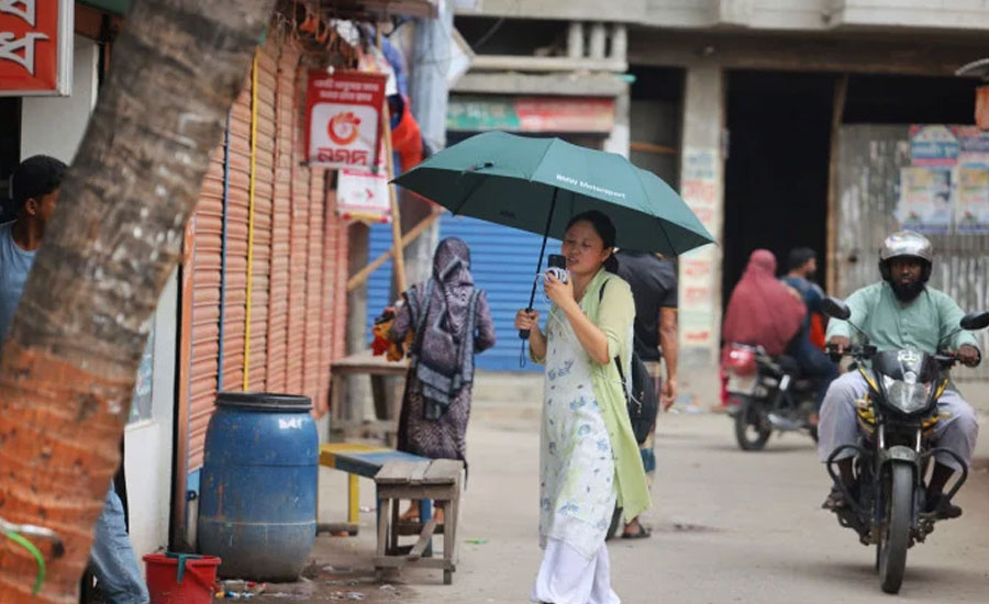 উত্তরায় চীনা ভ্লগারদের রহস্যময়ভাবে ভিডিও ধারণ, আসলে কী ঘটছে?